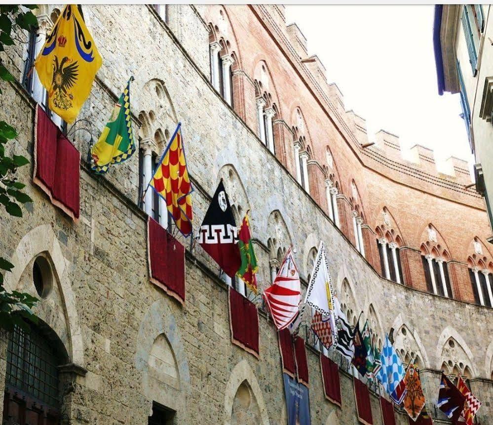 Bnb Residenza D Epoca Il Casato Siena Bagian luar foto